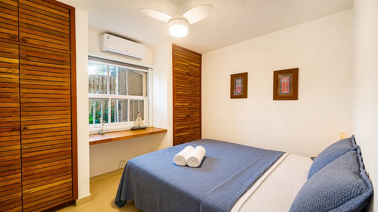 Beachfront House | 3 Bedrooms + Barbecue Grill BZ31