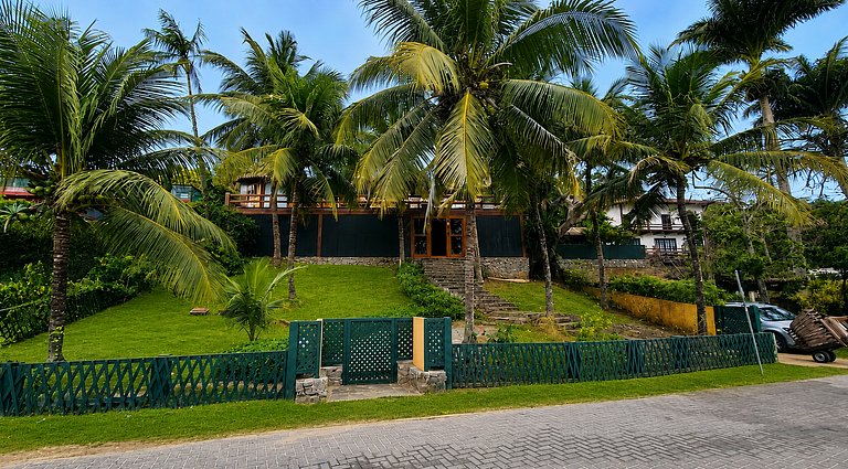 Beachfront mansion at Ferradura Beach! BZ81