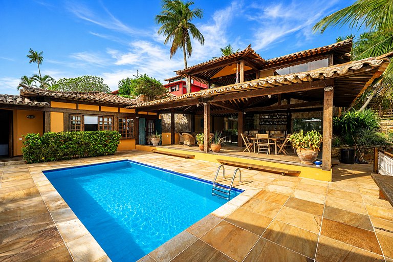 Beachfront mansion at Ferradura Beach! BZ81