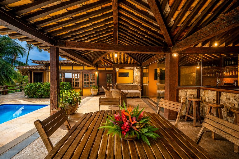 Beachfront mansion at Ferradura Beach! BZ81