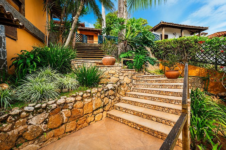 Beachfront mansion at Ferradura Beach! BZ81