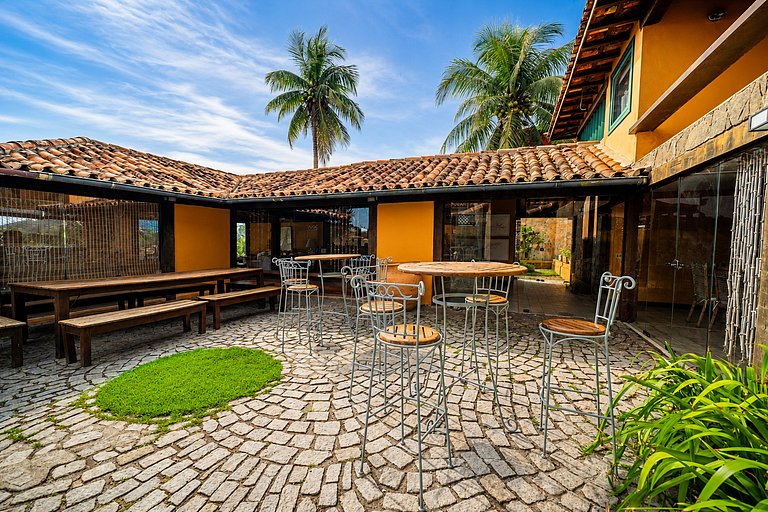 Beachfront mansion at Ferradura Beach! BZ81