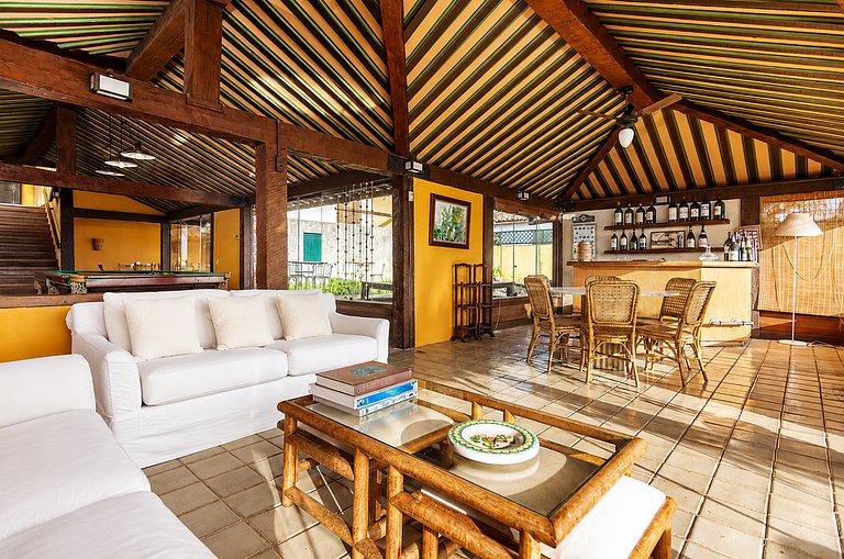 Beachfront mansion at Ferradura Beach! BZ81