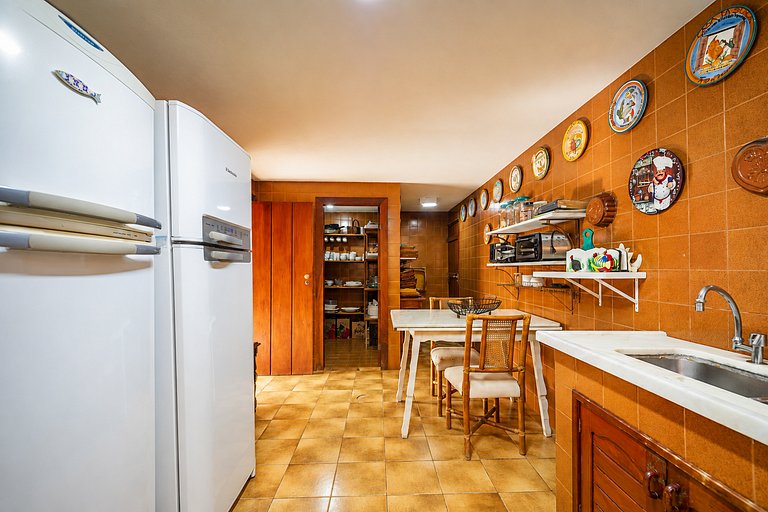 Beachfront mansion at Ferradura Beach! BZ81