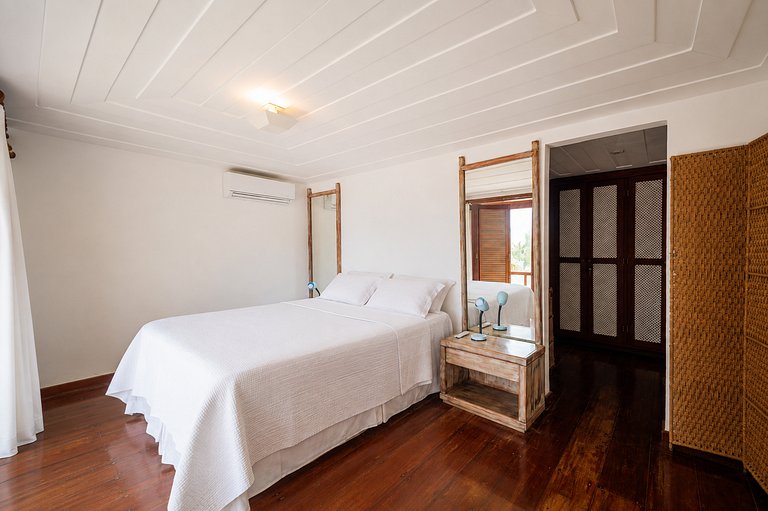 Beachfront mansion at Ferradura Beach! BZ81
