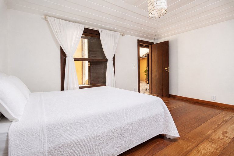 Beachfront mansion at Ferradura Beach! BZ81