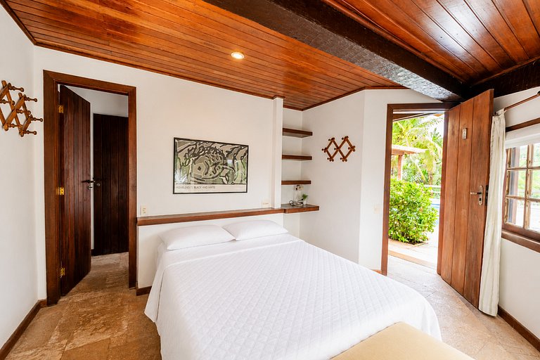 Beachfront mansion at Ferradura Beach! BZ81