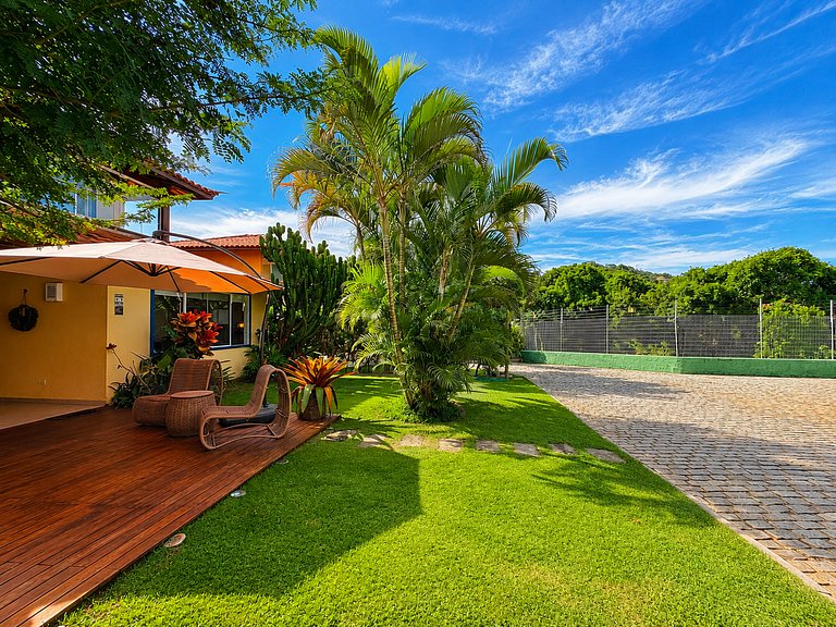 Casa 4 Suítes Centro, 600m Rua das Pedras + Churr. priv. BZ5