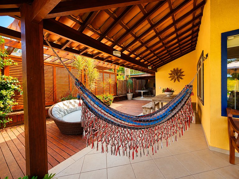 House with 4 suites in the city center, 600m from Rua das Pe
