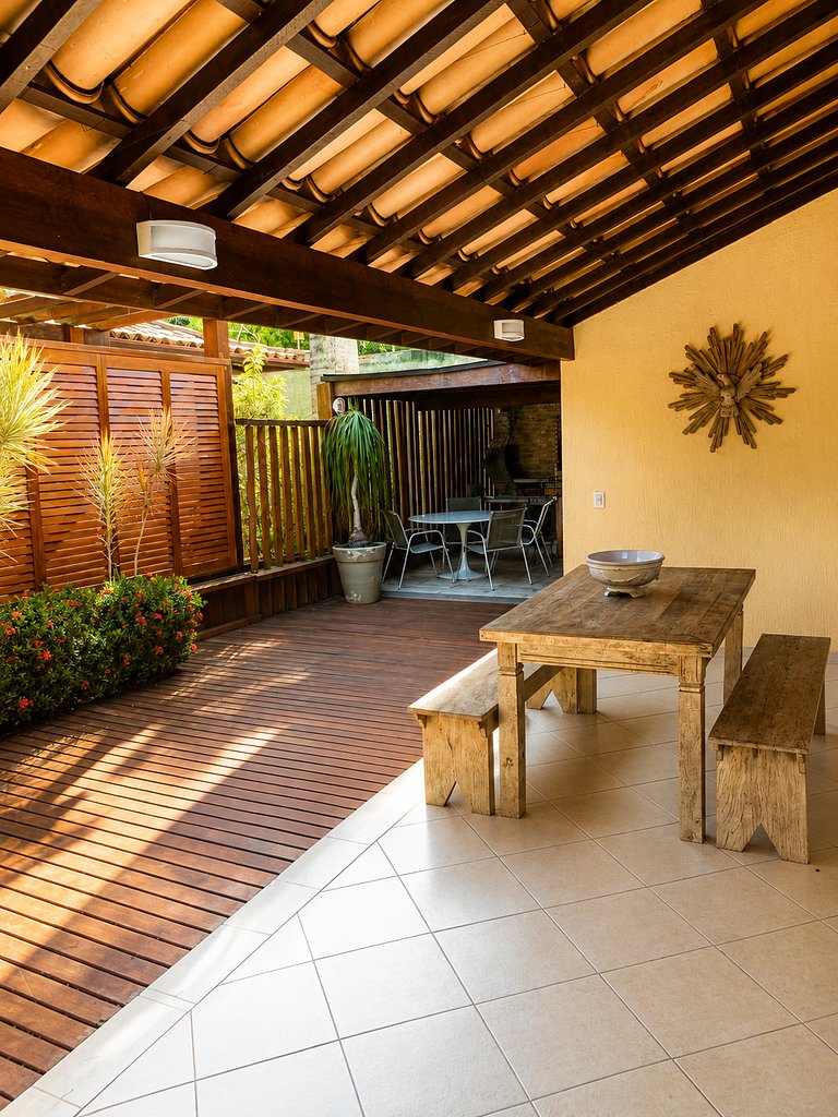 House with 4 suites in the city center, 600m from Rua das Pe