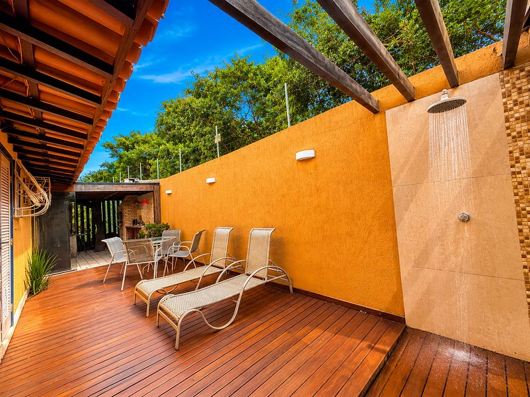 House with 4 suites in the city center, 600m from Rua das Pe