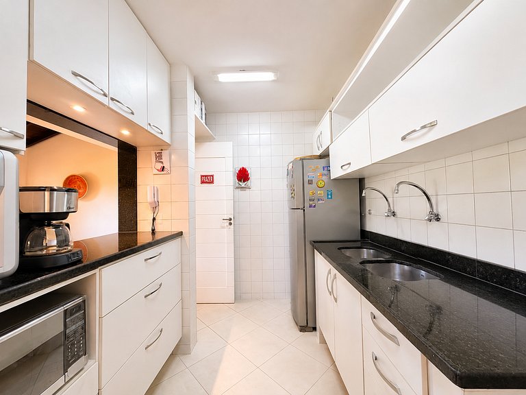Casa 4 Suítes Centro, 600m Rua das Pedras + Churr. priv. BZ5