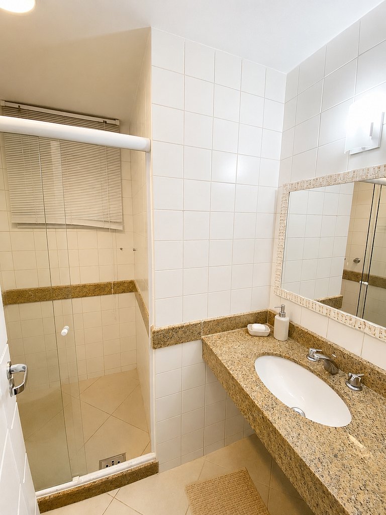Casa 4 Suítes Centro, 600m Rua das Pedras + Churr. priv. BZ5