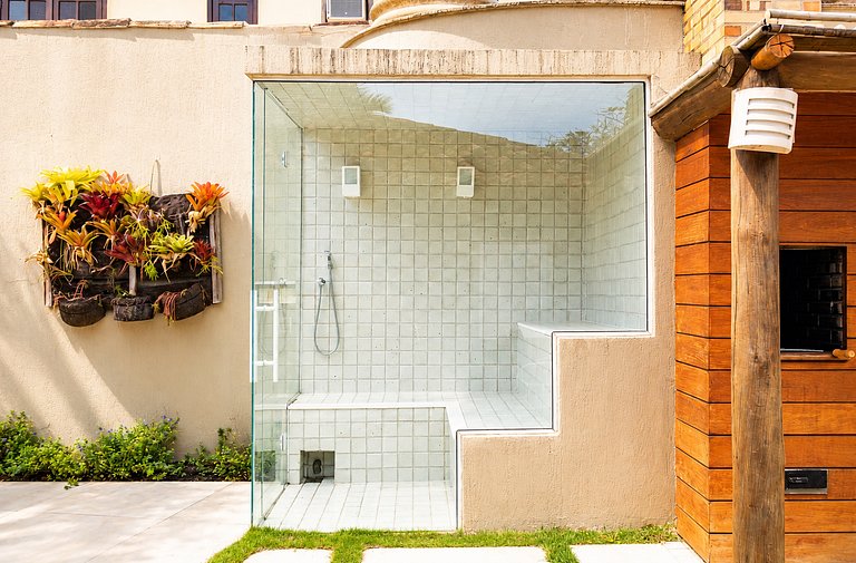 Casa com piscina/sauna/churrasqueira a 300m da praia BZ34