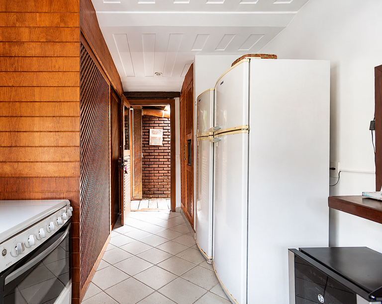 Casa com piscina e sauna a 300m da praia BZ34