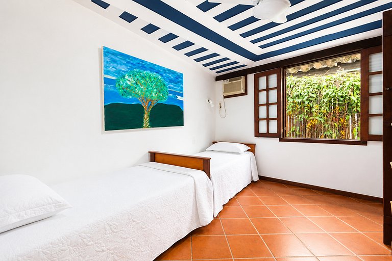 Casa com piscina e sauna a 300m da praia BZ34