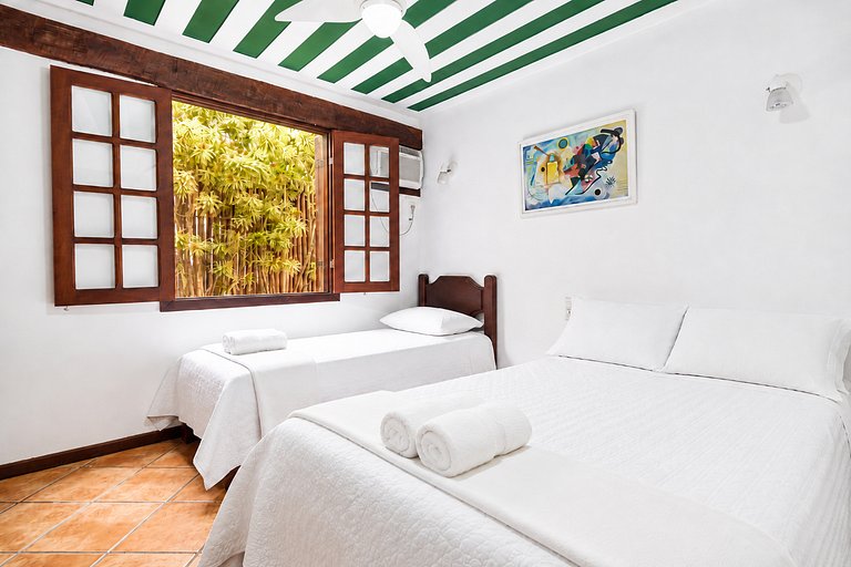 Casa com piscina e sauna a 300m da praia BZ34