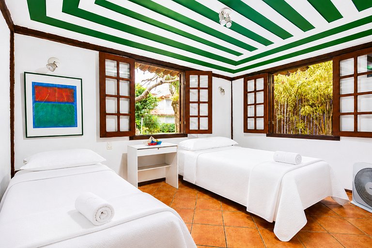 Casa com piscina e sauna a 300m da praia BZ34
