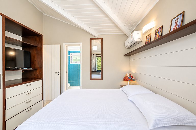 BZ21 600 metros de la Orla Bardot Hermosa casa con 4 suites