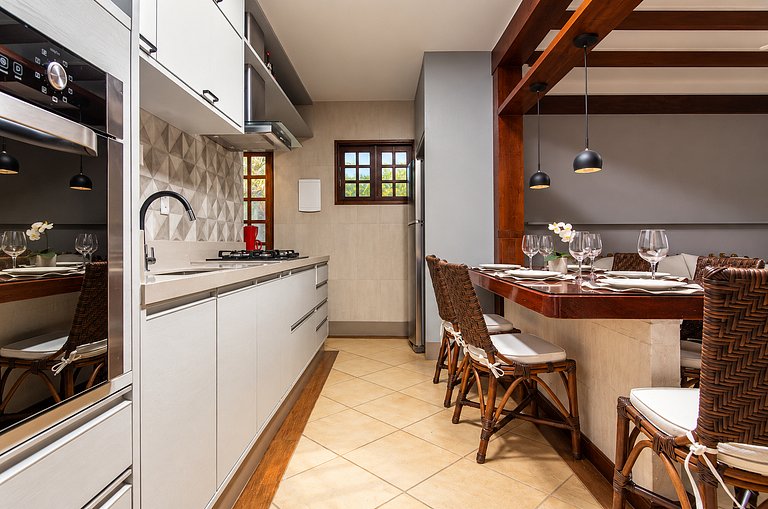 BZ16 Casa c/ churrasqueira Privativa em Cond. Club